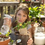 Pourquoi mettre du bicarbonate de soude dans vos pots de fleurs change vraiment leur entretien