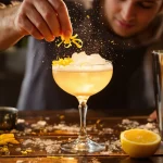Bee’s Knees revisité au miel : l’astuce simple qui lui donne un vrai style de bar, à la maison